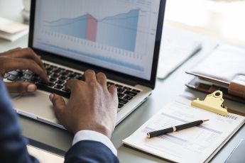 Cómo crear y controlar mi gestión económica-financiera a 12 meses en Excel